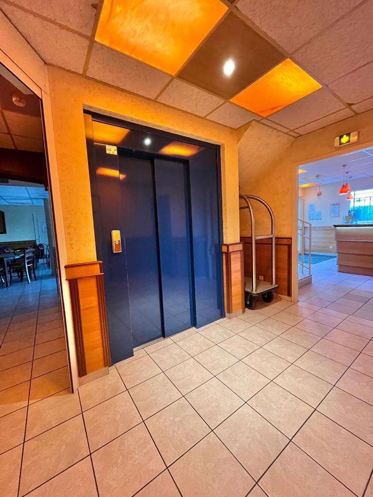 Logis Sully Le Chateau 3*