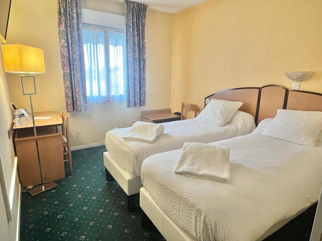 Logis Sully Le Chateau Hotel 3*