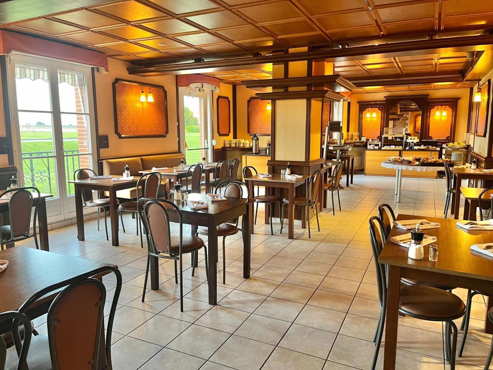 Logis Sully Le Chateau 3*